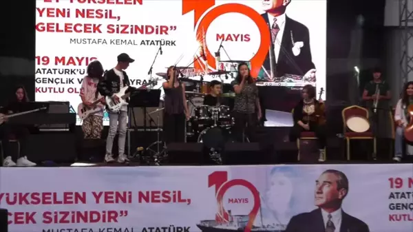 Konyaaltı'nda 19 Mayıs Coşkusu