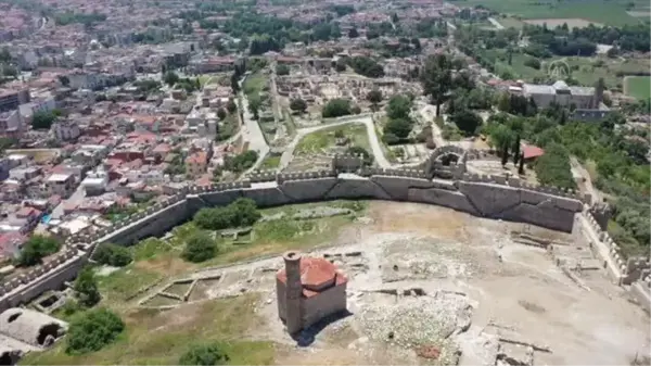 Ayasuluk Tepesi'nde bulunan iskeletler tarihe ışık tutacak