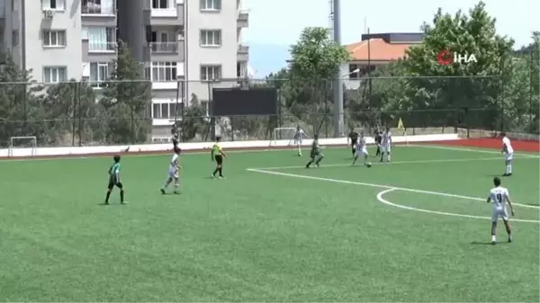 Genç horozlar U14'de Altay'ı dörtledi