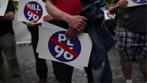 Montreal'de 'Bill 96' yasası protestosu