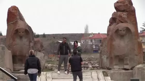 Alacahöyük Ören Yeri yeni turizm sezonunda konuklarını ağırlamaya başladı