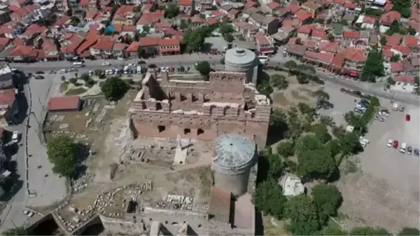 Bergama'da yaklaşık 1800 yıllık geometrik desenli mozaik bulundu