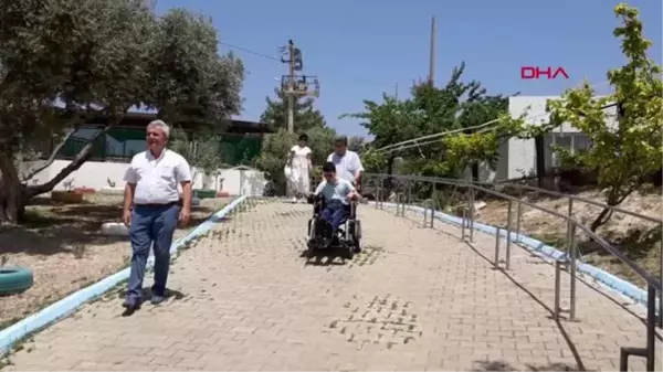 KUŞADASI'NDA ENGELLİLER BAHAR ŞENLİĞİ'NDE GÖNÜLLERİNCE EĞLENDİ