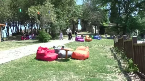 Tarihi Ceneviz Kalesi'nde turist hareketliliği başladı