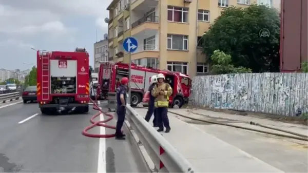 Kadıköy'de metruk binada yangın