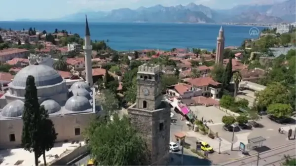 Tarihi Saat Kulesi'ndeki orijinal saatin yerine başkasının konulduğu iddiasına doğrulama