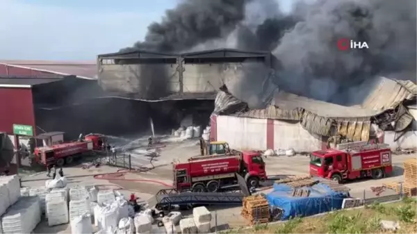 Antrepo yangını söndürülemedi: Yangının en az iki gün sürebileceği tahmin ediliyor