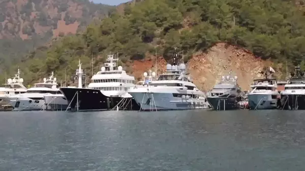 Muğla Büyükşehir'den Göcek'te Deniz Dibi Temizliği