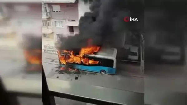 Halk otobüsü cayır cayır yandı