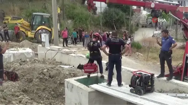 Depo yapımı sırasında kazılan alana düşen işçi itfaiye ekiplerince kurtarıldı