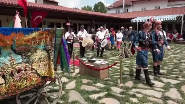 Geleneksel değerleri korumak ve yaşatmak adına düğün canlandırması yapıldı