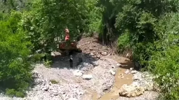 Kozan'da sağanağın yol açtığı zararın giderilmesi için çalışma başlatıldı