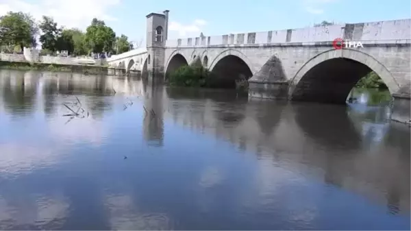 Kuraklık sebebiyle dibi gören Tunca Nehri'nin seviyesi yağışlarla 5 kat arttı