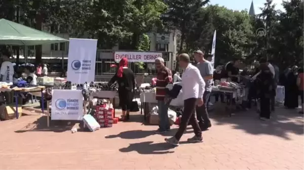 Beyazay Derneği Yalova Şubesi çocuklar yararına kermes düzenledi