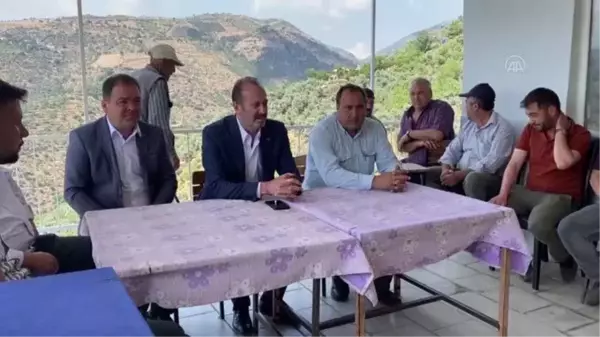 MHP'li Osmanağaoğlu doludan zarar gören mahalleyi ziyaret etti