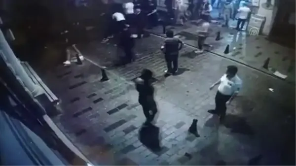 Son dakika haber | Beyoğlu'ndaki bıçaklı kavgada iki kişi yaralandı