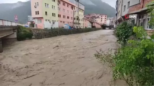 Karabük'te şiddetli yağış etkisini göstermeye devam ediyor