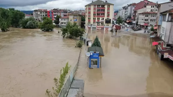 Bartın'da sel suları çekilmeye başladı, kent dron ile havadan görüntülendi