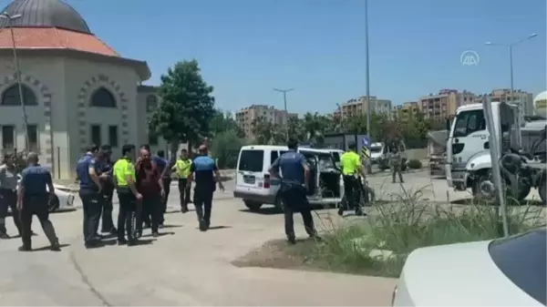 Tırla çarpışan ekip aracındaki iki polis yaralandı