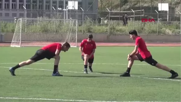 AĞRI U-14 LİGİ FİNAL MAÇINDA HAKEMDEN MESLEKTAŞINA EVLİLİK TEKLİFİ