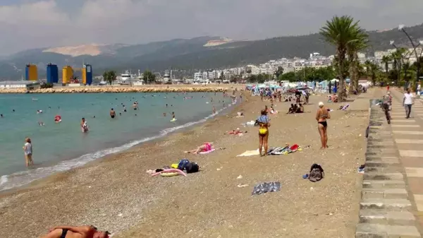 Bayramda sahiller boş kaldı, Ruslar denizin tadını çıkardı