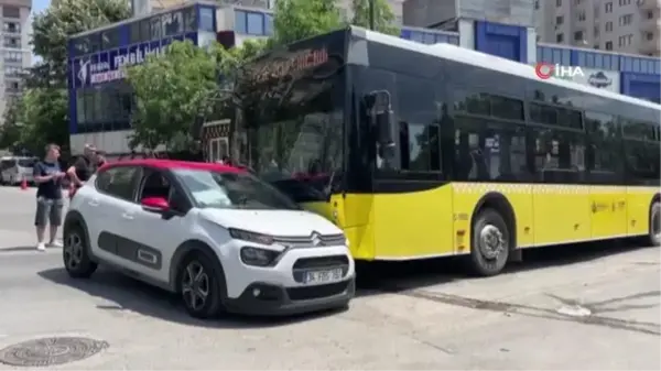 Son dakika haber: Kadıköy'de İETT otobüsü ile otomobil çarpıştı: 3 yaralı