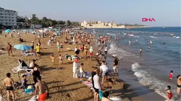 KIZKALESİ'NDE BAYRAM YOĞUNLUĞU; PLAJLAR DOLDU