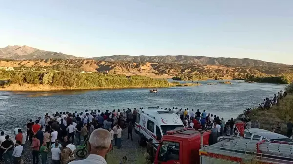 Küçük çocuğu kurtarmak isterken Murat Nehri'nde kayboldu