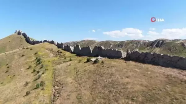 Çin Seddi'ne benzerliğiyle dikkat çeken ilginç kaya yapısı jeoturizme kazandırılmayı bekliyor