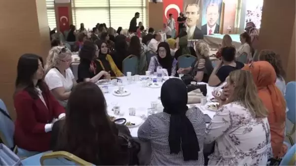 İzmir | AK Parti'li Dağ, partisinin İzmir Kadın Kolları çalıştayında konuştu