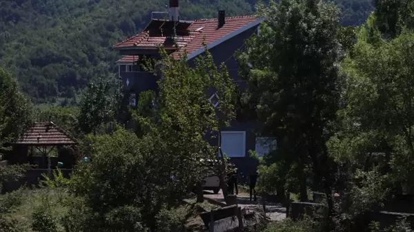 Son dakika haber... ZONGULDAK - Cinayet şüphelisini olay yerinde bıraktığı ayakkabıları ele verdi