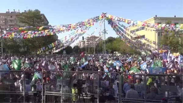 Diyarbakır haberleri! DİYARBAKIR - HDP Eş Genel Başkanı Mithat Sancar, mitingde konuştu