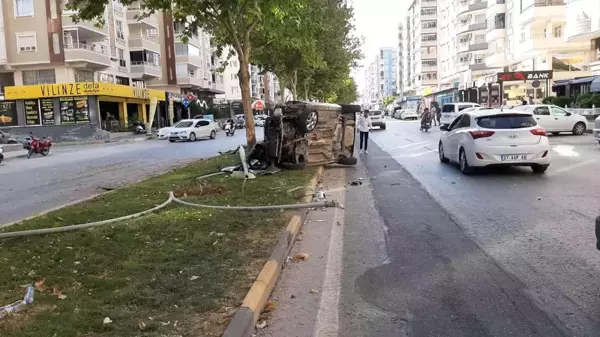 Aydın haberleri! Kontrolden çıkan otomobil refüje çıkıp aydınlatma direğine böyle çarptı