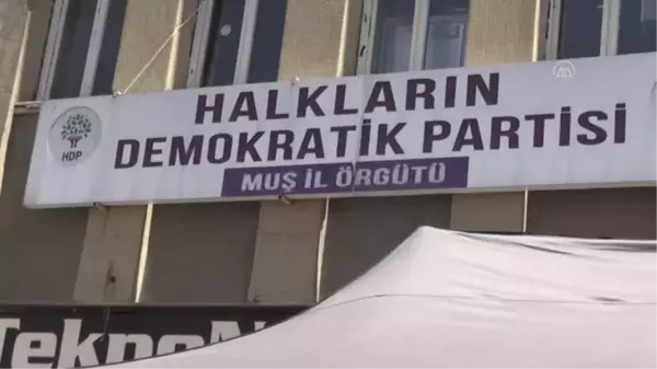 Çocukları PKK'lı teröristlerce kaçırılan aileler HDP önündeki eylemlerini sürdürdü