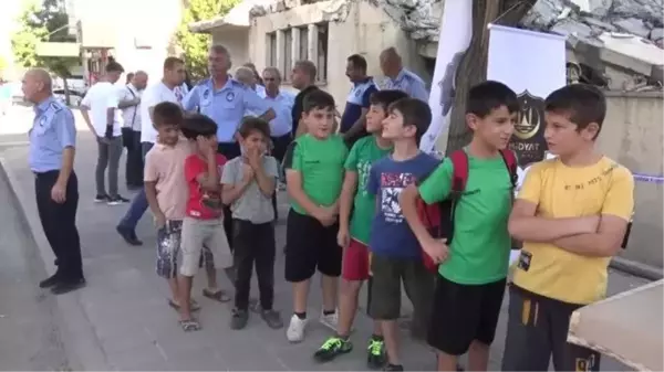 Mardin haberi! Midyat'ta vatandaşlara aşure dağıtıldı