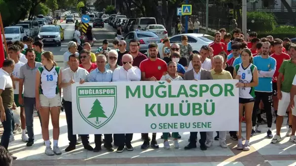 Muğla haberi! Muğlaspor yeni sezona şehir turu atarak başladı