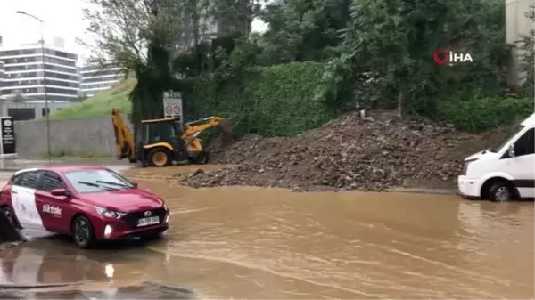 Ardahan haberi... Kağıthane'de sokaklar göle döndü, vatandaşlar yürümekte güçlük çekti