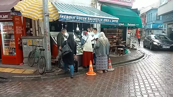 Olta ile tutulan palamutlar, tezgahları süsledi