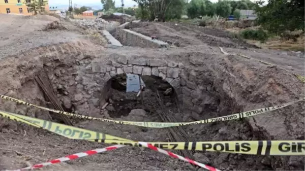 Tunceli haberleri: Tunceli'de tarihi köprü ortaya çıktı, dere ıslah çalışması durduruldu