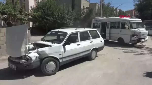 Son dakika haberi | ADIYAMAN'DA MİNİBÜS İLE OTOMOBİL ÇARPIŞTI 4 YARALI