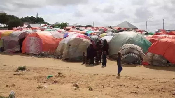 Somali'de yaşanan kuraklık hayatı tehdit ediyor.