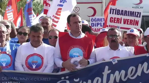 İzmir haberi! Eğitim-İş, 'Öğretmene Saygı' Eylemlerinin İkincisini İzmir'de Yaptı: 