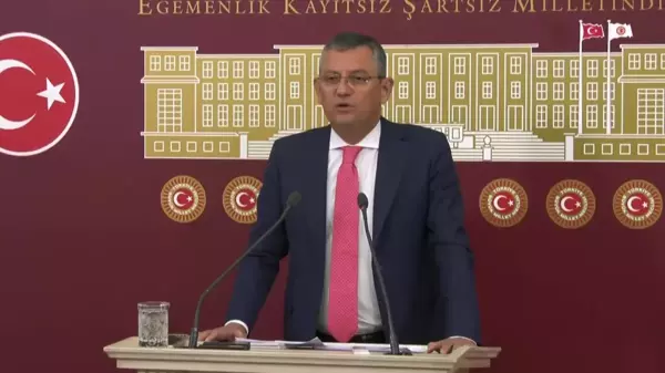 Özgür Özel: 