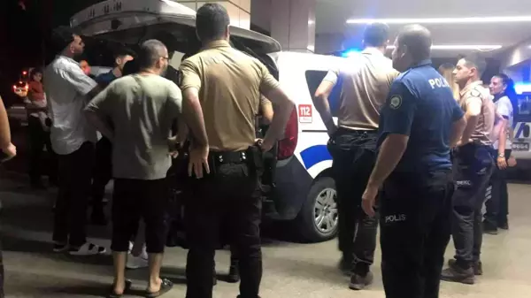 Otomobiliyle ağaca çarptı, alkolmetre üfletmeyi reddedip polise mukavemet gösterdi