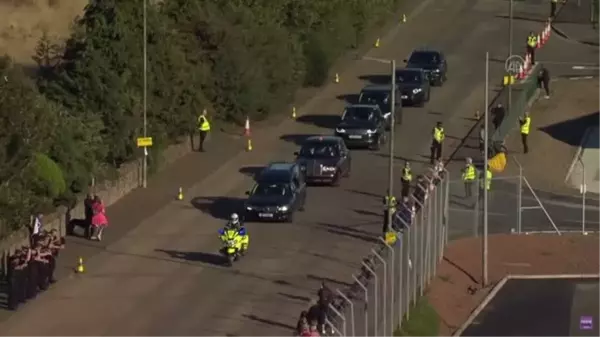 Son dakika haber... Kraliçe 2. Elizabeth'in cenazesi Edinburgh'tan Londra'daki Buckingham Sarayı'na getirildi