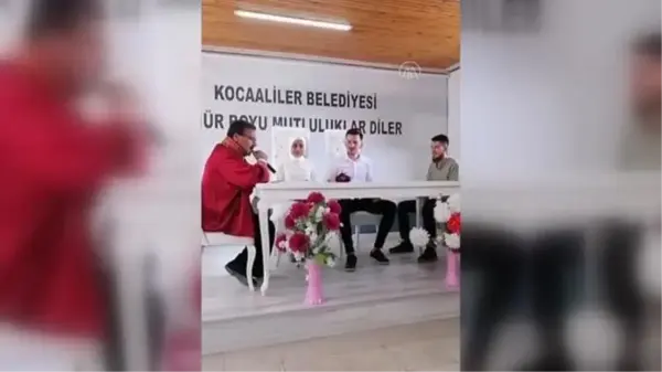 Kızının nikahını kıyan belediye başkanı heyecandan damadın ismini unuttu