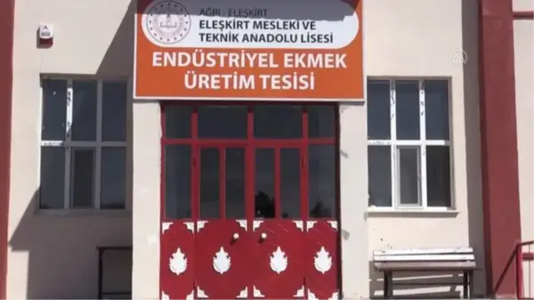 Mesleki ve Teknik Anadolu Lisesi öğrencileri günde 7 bin ekmek üretiyor