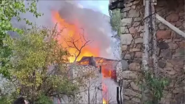 Artvin haberleri... Yusufeli'ndeki yangında 4 katlı bina kullanılamaz hale geldi