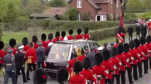 İngiltere Kraliçesi 2. Elizabeth'in cenazesi St. George Şapeli'nde defnedildi