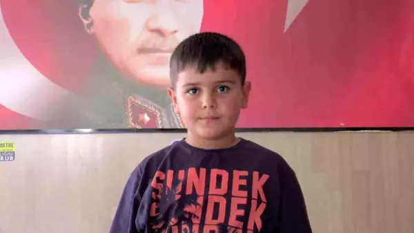 Bayrağa selam veren judocu Ahmet: 